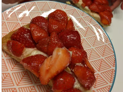 Mettre au frais en attendant de déguster une part de la tarte !