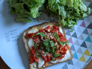 Toasts tomates mozza