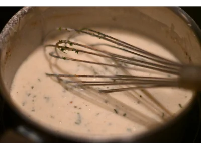 Faire une béchamel selon la recette.